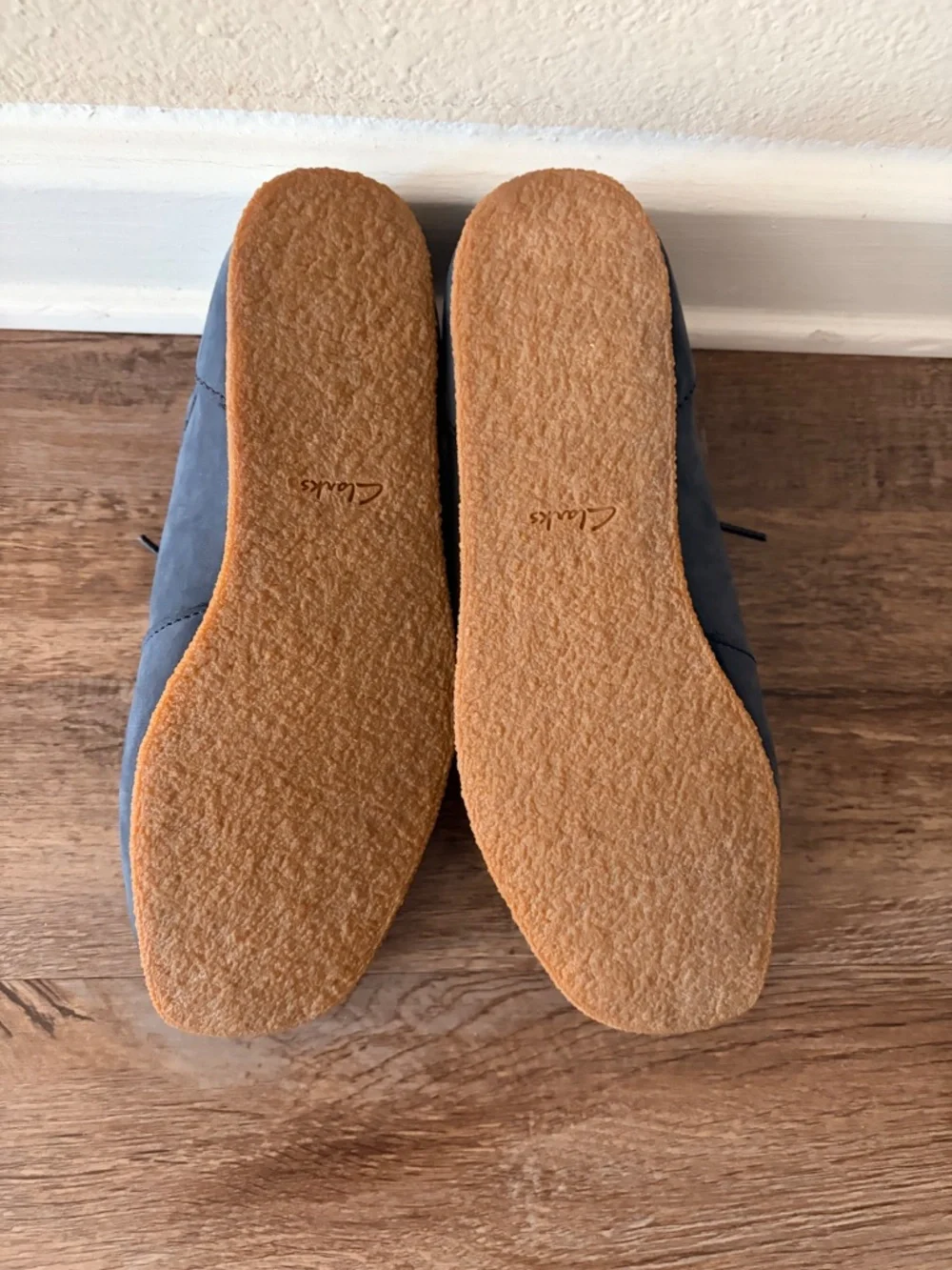 Clarks Wallabee size 9 mens